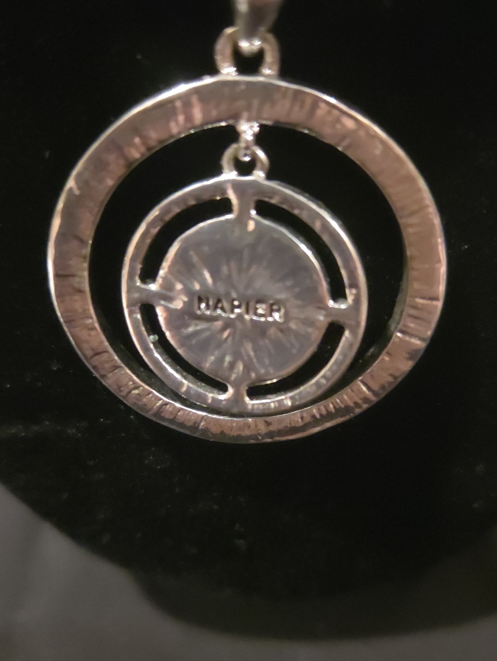 NAPIER NECKLACE - Picture 3 of 4